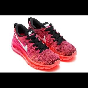 Nike Flyknit Air Max Sneakers